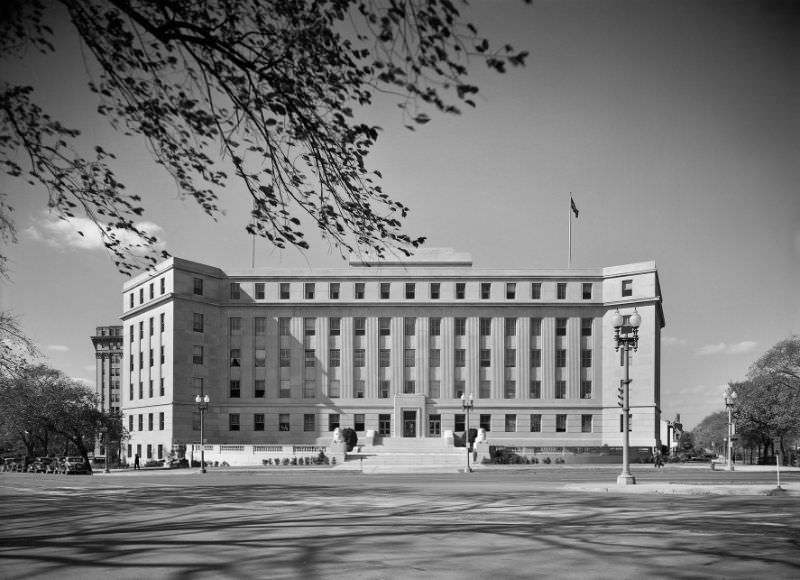 Exterior of Acacia Mutual Life Insurance Co. building, Louisiana Avenue, Washington, D.C., 1937