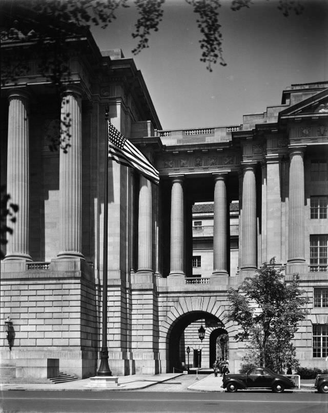 Passageway between ICC and Departmental Auditorium sections at U.S. Labor Department and Interstate Commerce Commission Building, 1937