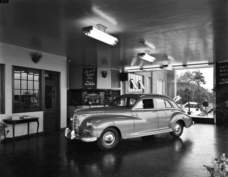 Showroom at Superior Motors, Griffith Consumers Co., September 1946