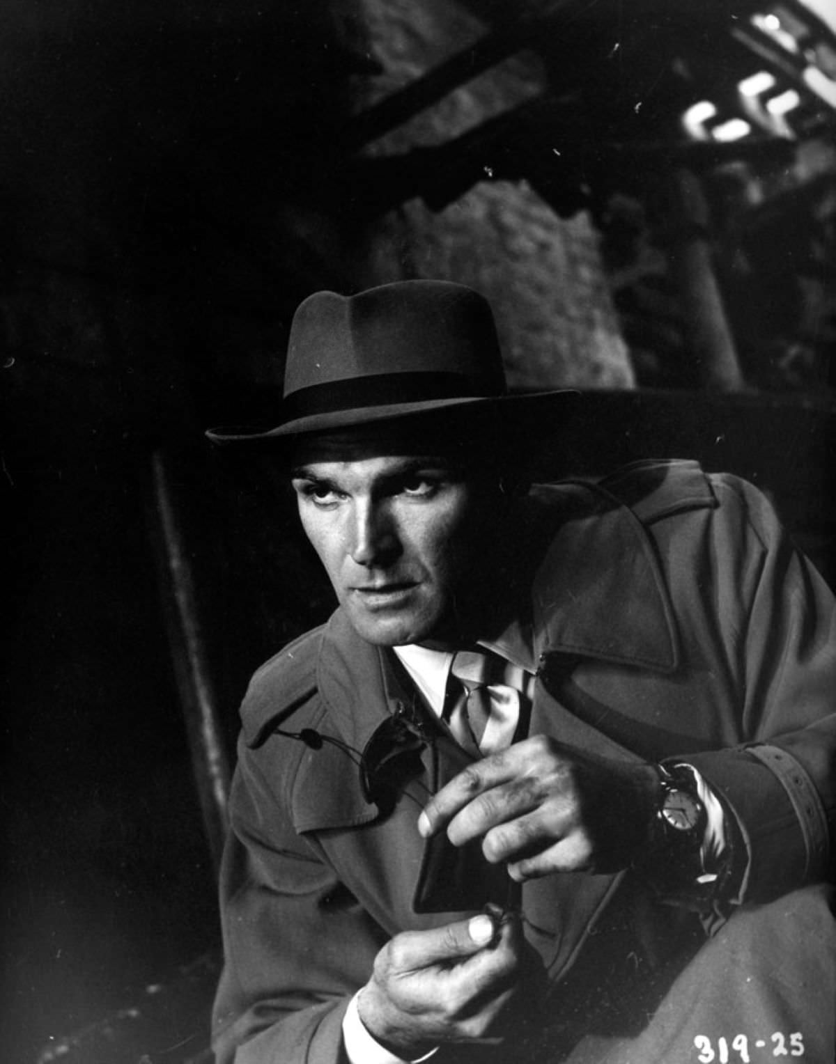 Stanley Baker as Detective-Sergeant Jack Truman sent to investigate a series of arson attacks.