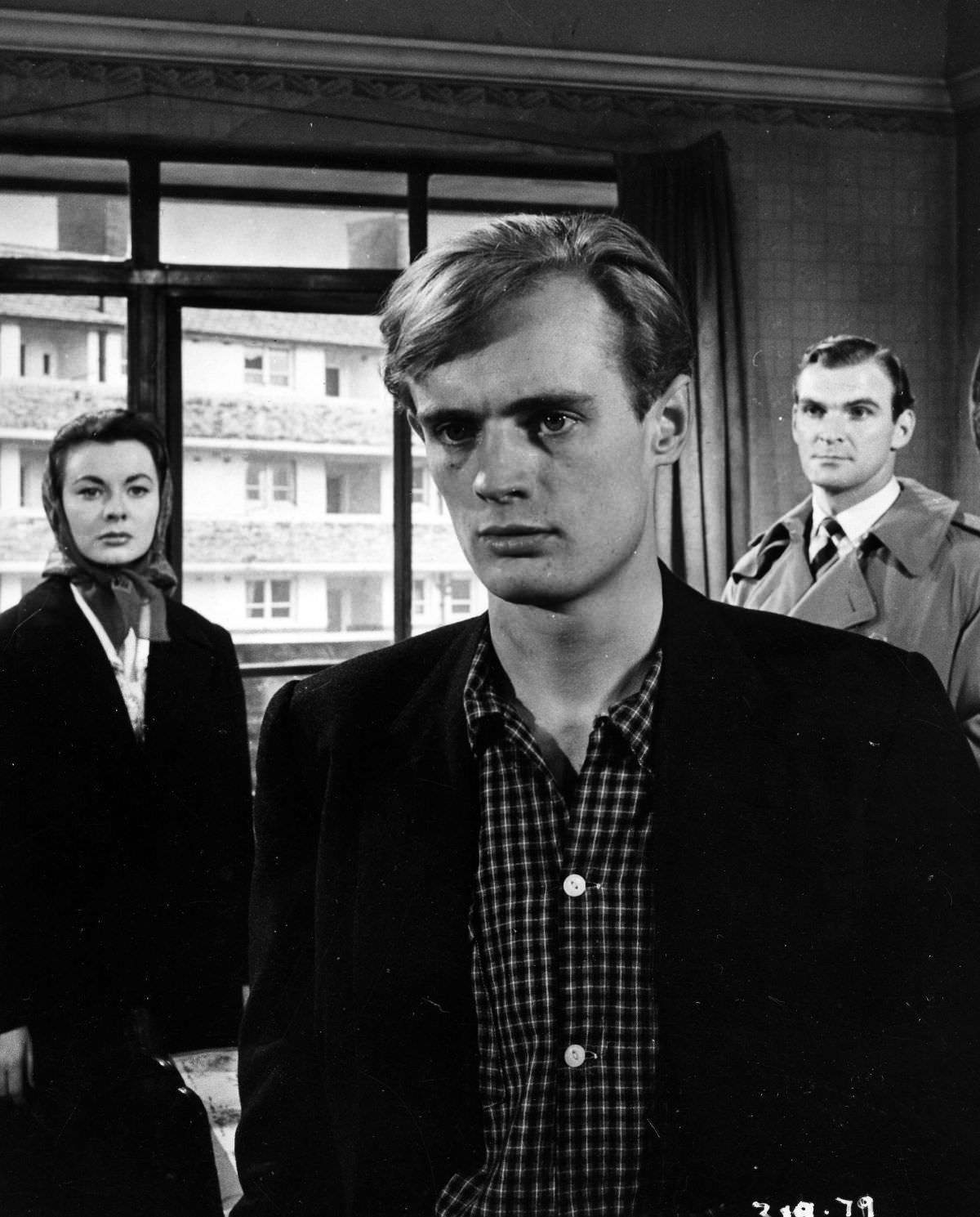 Anne Heywood as Catherine ‘Cathie’ Murphy, Stanley Baker as Detective-Sergeant Truman, and David McCallum as Johnnie Murphy.