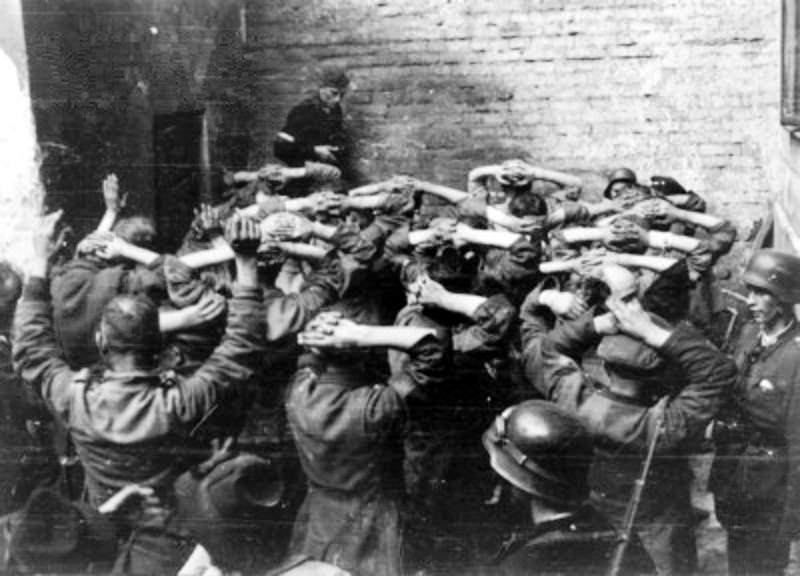 German POWs from the PAST, a building in the courtyard of a townhouse on Zielna Street.