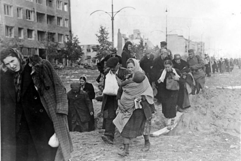 The forced expulsion of Warsaw’s civilian population after the capitulation.