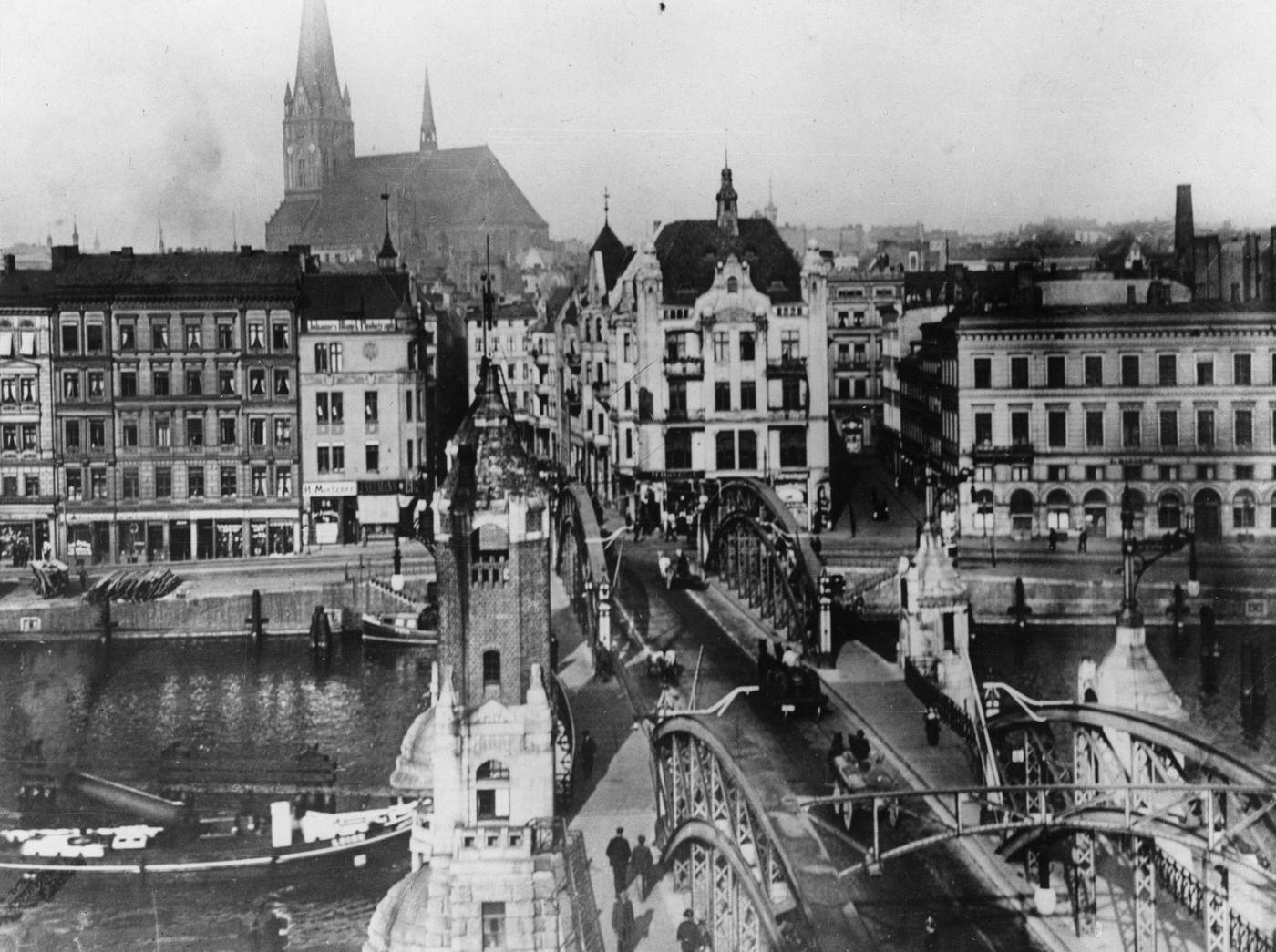 Stettin is a Baltic city and seaport situated on the Oder River. It was once a part of Germany, but after World War II, it was transferred to Poland.