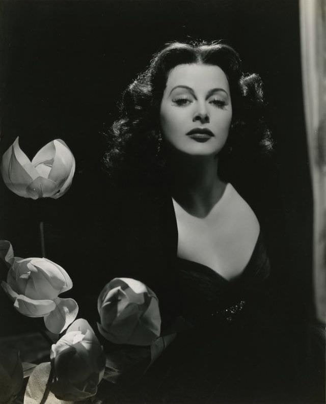 Journey to the Heart of Darkness: Fabulous Photos of Hedy Lam in White Cargo 1942