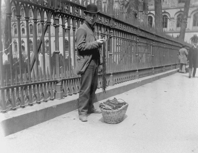 Shoe-string peddler