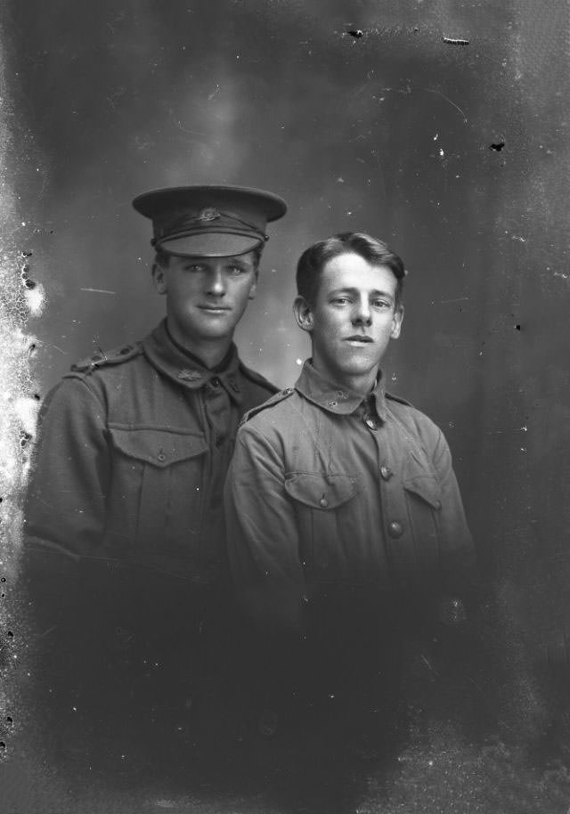 Two Australian soldiers, WWI