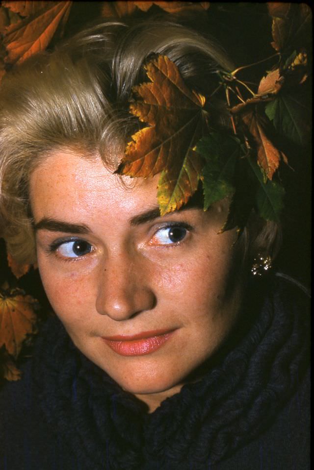 Arlene Smith, autumn portrait, October 1960
