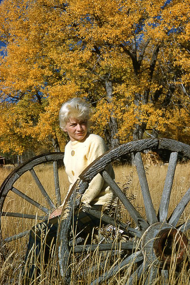 Arlene Smith, caribou colors, October 1960
