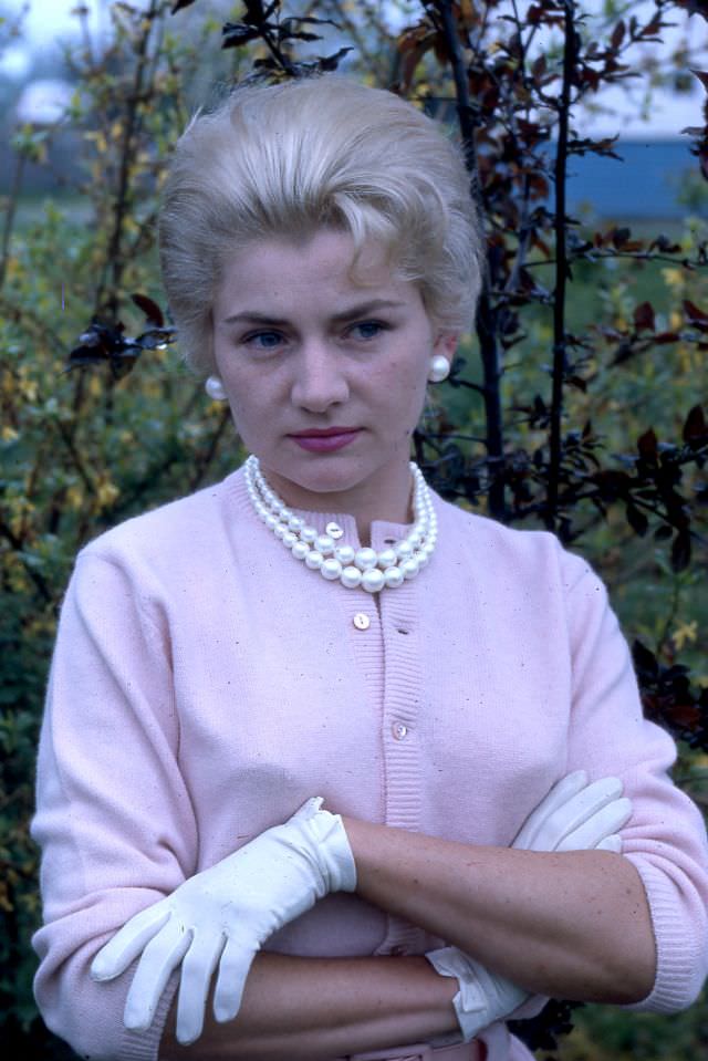 Arlene Smith, pretty in pink, 1961