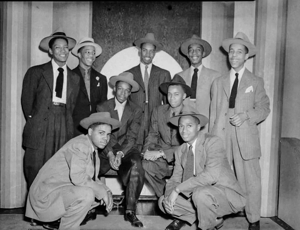 African American teenagers wearing zoot suits, 1942.