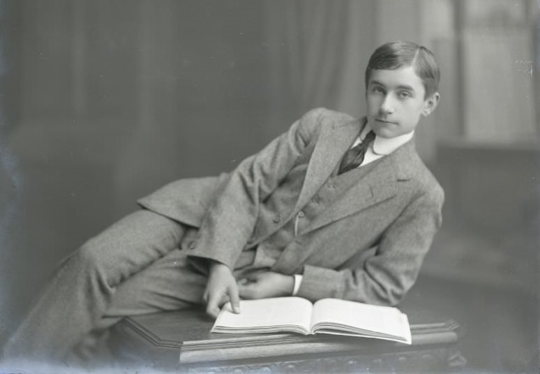The Dapper Dudes of the Edwardian Era: A Look at Teenage Boy's Fashion