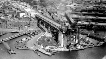 Sydney Harbor Bridge construction