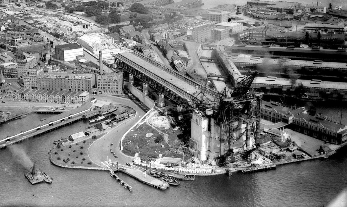 Sydney Harbor Bridge construction