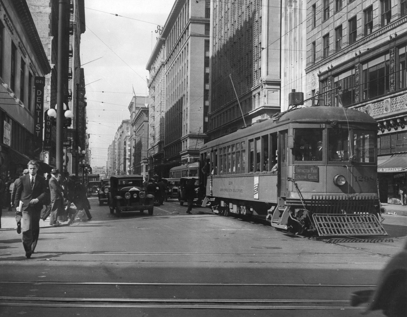 Sixth Street, looking west from Main street, Los Angeles, California, early to mid 20th century