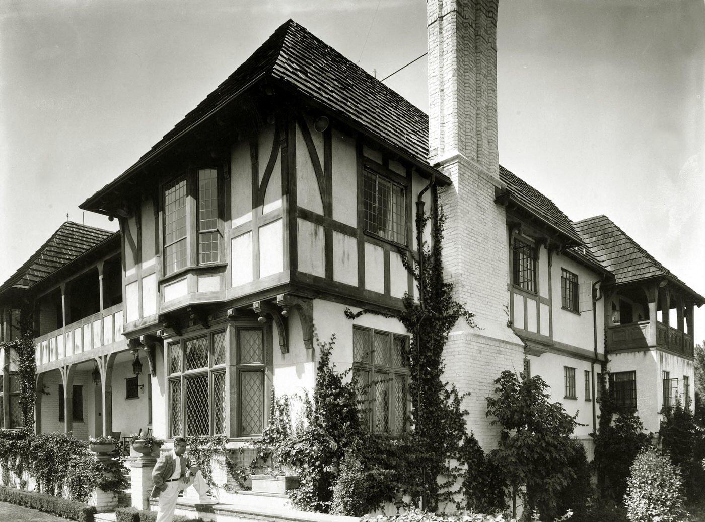 The mock Tudor house of American actor Warner Baxter at Bel Air, Los Angeles, 1930s.