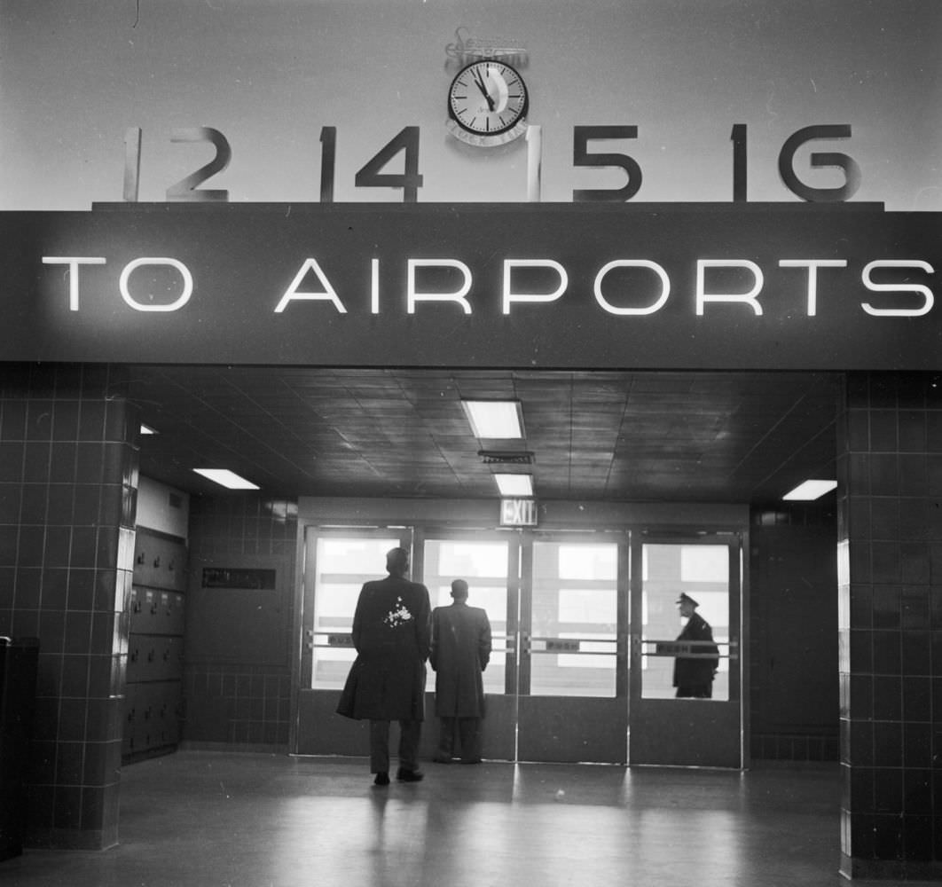 New York’s East Side Airlines Terminal which operates on a 24-hour basis to provide transportation to every flight leaving from the city’s various airports, 1955.