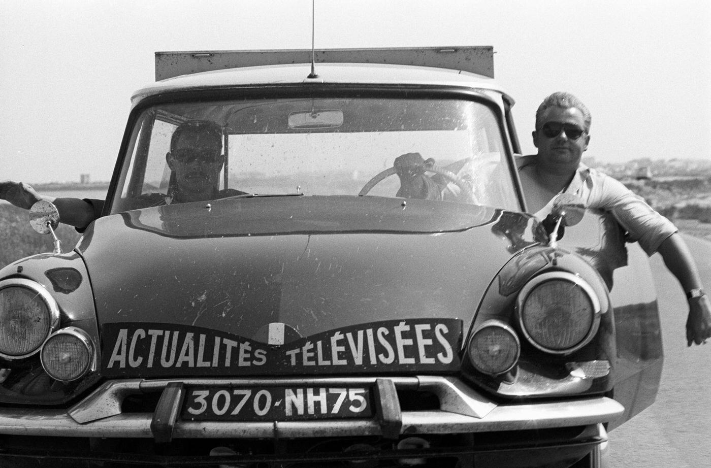 A DS Citroën in a news report on the Camargue.