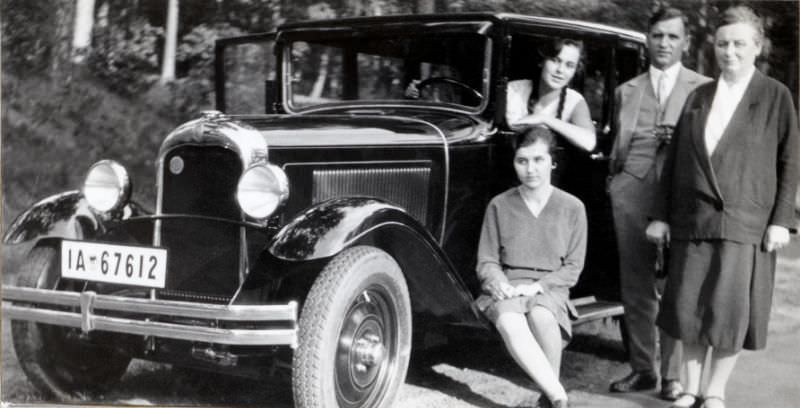 German family with Citroën in the countryside, 1930