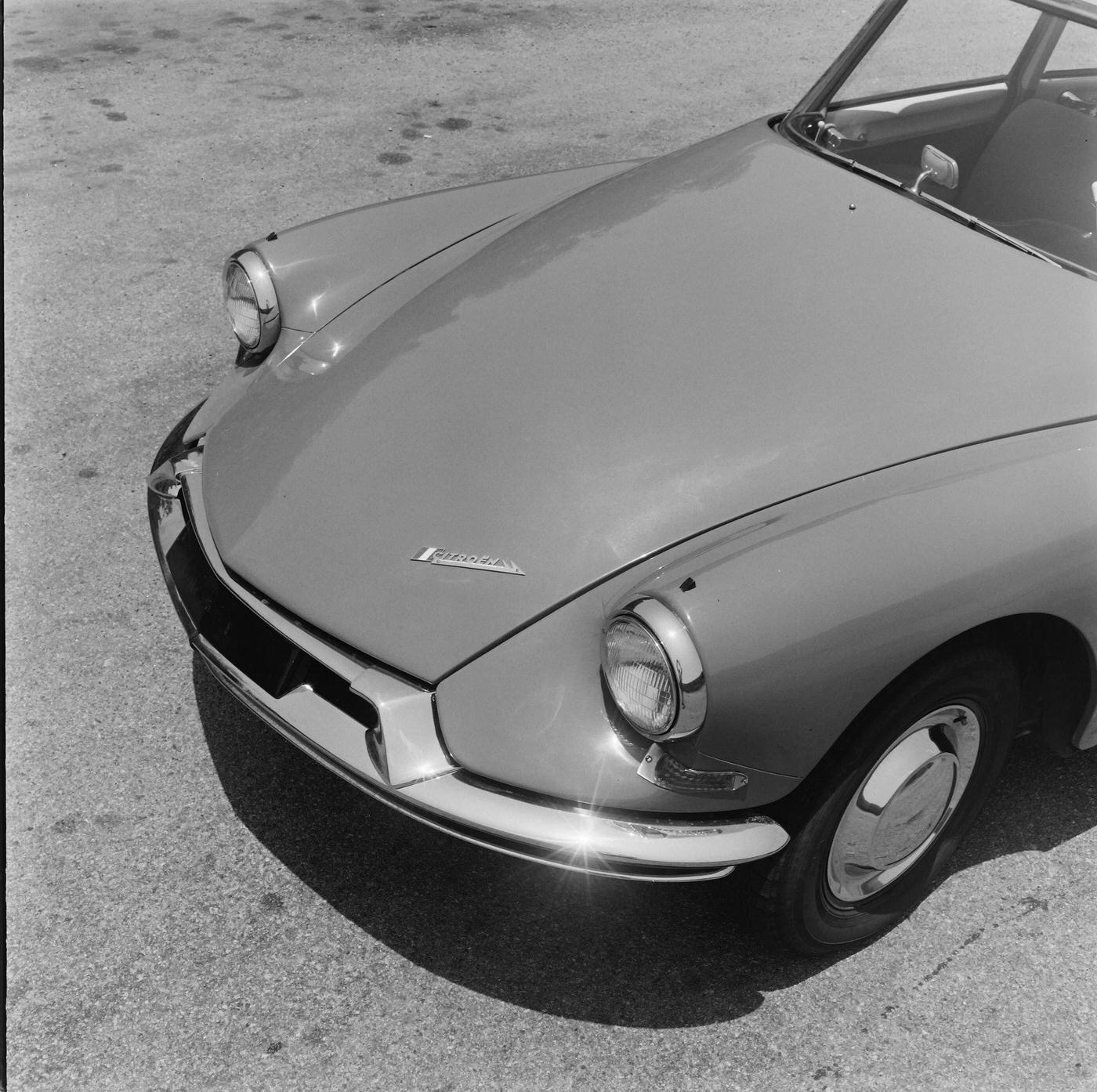 1956 Citroen DS19 Road Test, 1956.