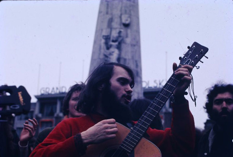 Hippies, Artists, and Activists: Life on Dam Square, Amsterdam in the 1970s