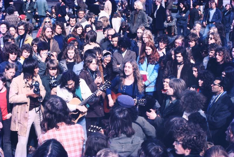 Hippies, Artists, and Activists: Life on Dam Square, Amsterdam in the 1970s