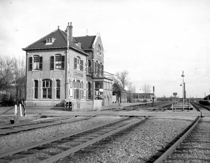 The ultimate tranquility that the Haarlemmermeer lines radiated when there was no train in sight, February 22, 1950