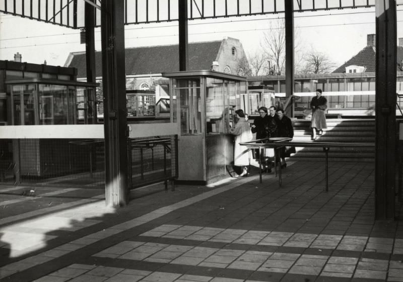 Takers at exit check at the brand new Sloterdijk station, March 8, 1957