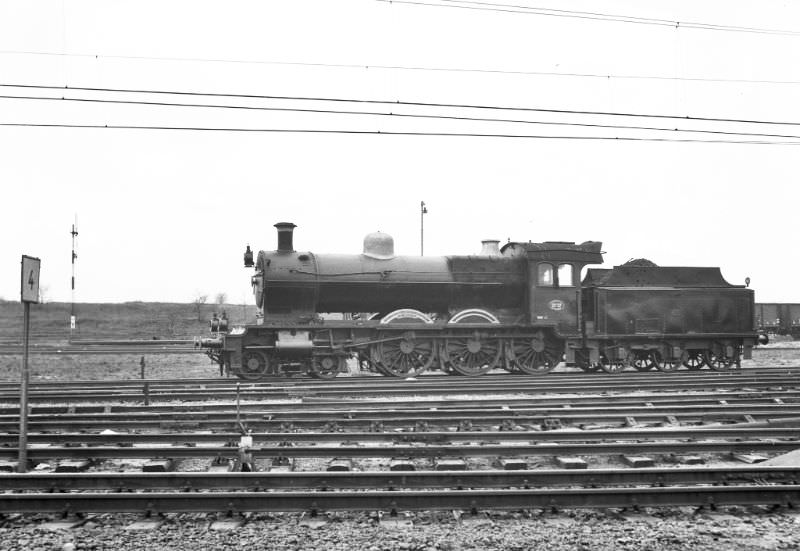 The most famous steam locomotive in the Netherlands from the waiting room in Roosendaal, December 1, 1957