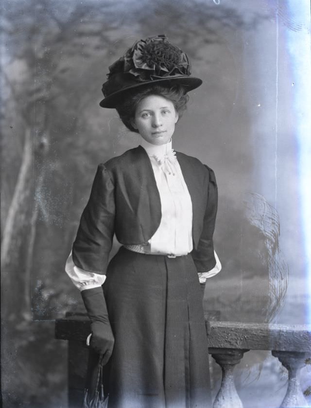 Miss Reiger poses for a portrait on April 27, 1909