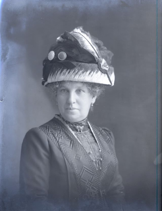 Mrs Garnett poses for a portrait on October 7, 1911