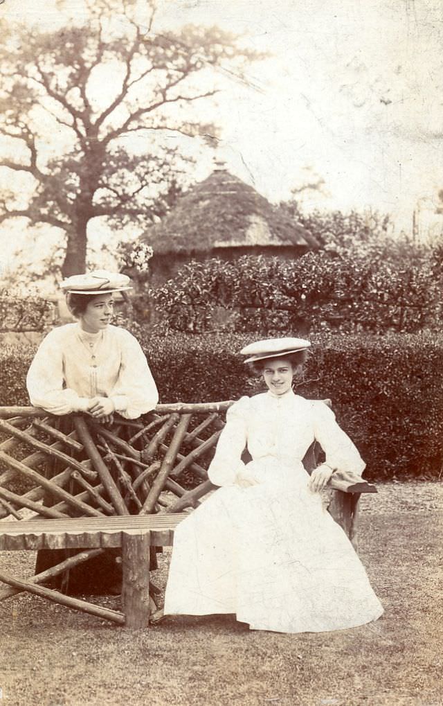 Hats that Defined an Era: The Significance and Style of Edwardian Era Hats for Women