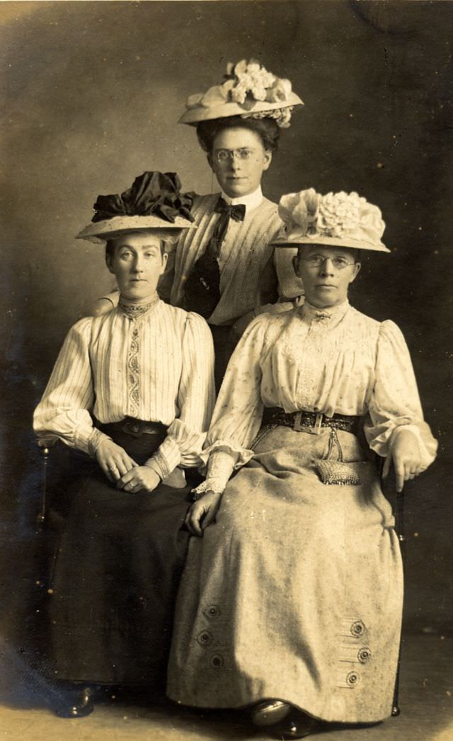 Hats that Defined an Era: The Significance and Style of Edwardian Era Hats for Women