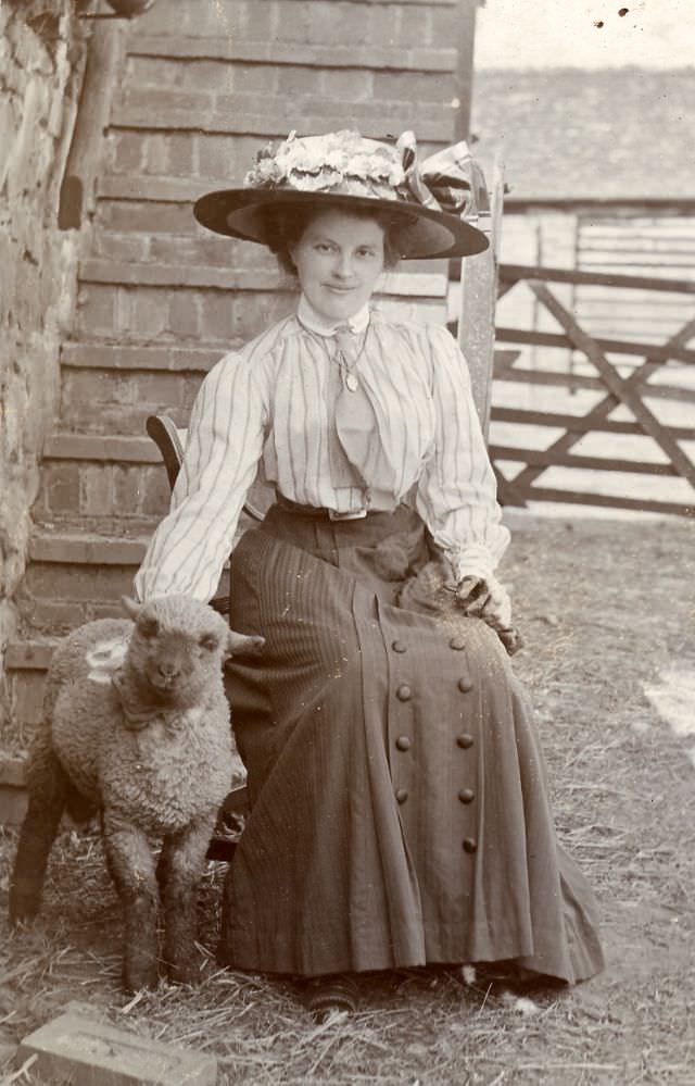 Hats that Defined an Era: The Significance and Style of Edwardian Era Hats for Women