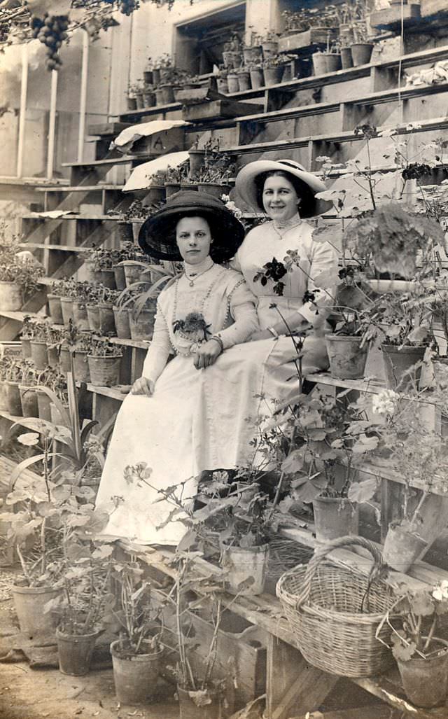 Hats that Defined an Era: The Significance and Style of Edwardian Era Hats for Women