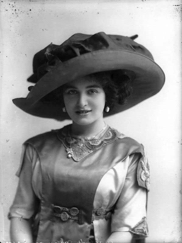 Hats that Defined an Era: The Significance and Style of Edwardian Era Hats for Women