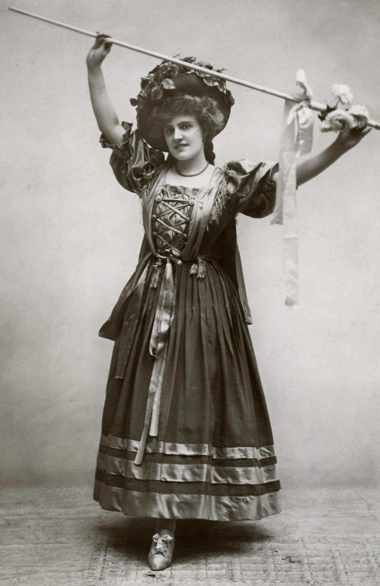 Miss Coralie Blythe captivates in her role as 'Mitzi' in 1908