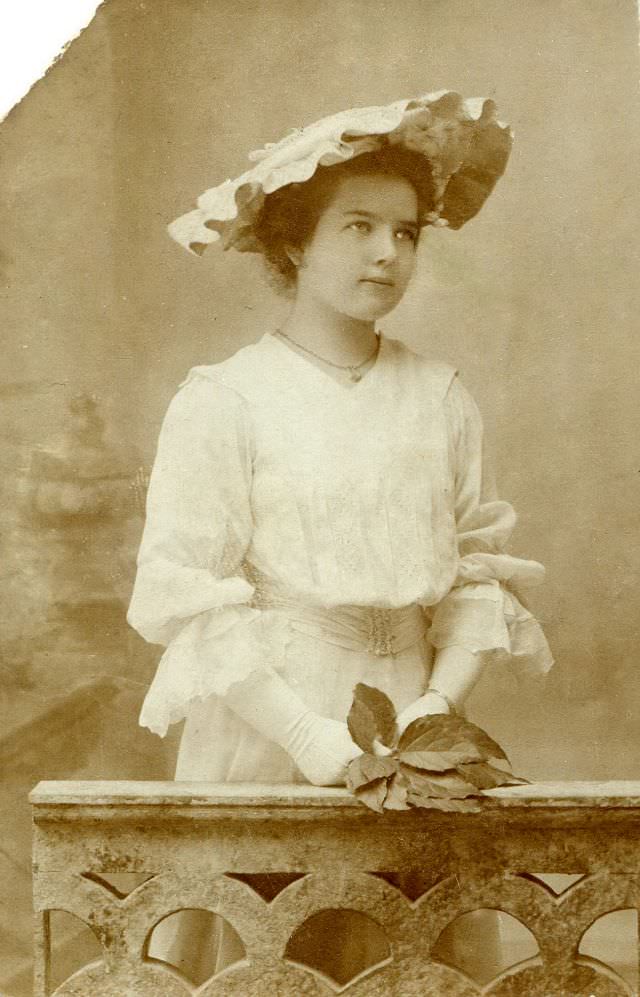 Hats that Defined an Era: The Significance and Style of Edwardian Era Hats for Women