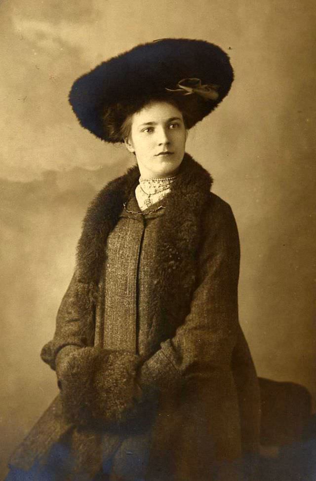 Hats that Defined an Era: The Significance and Style of Edwardian Era Hats for Women