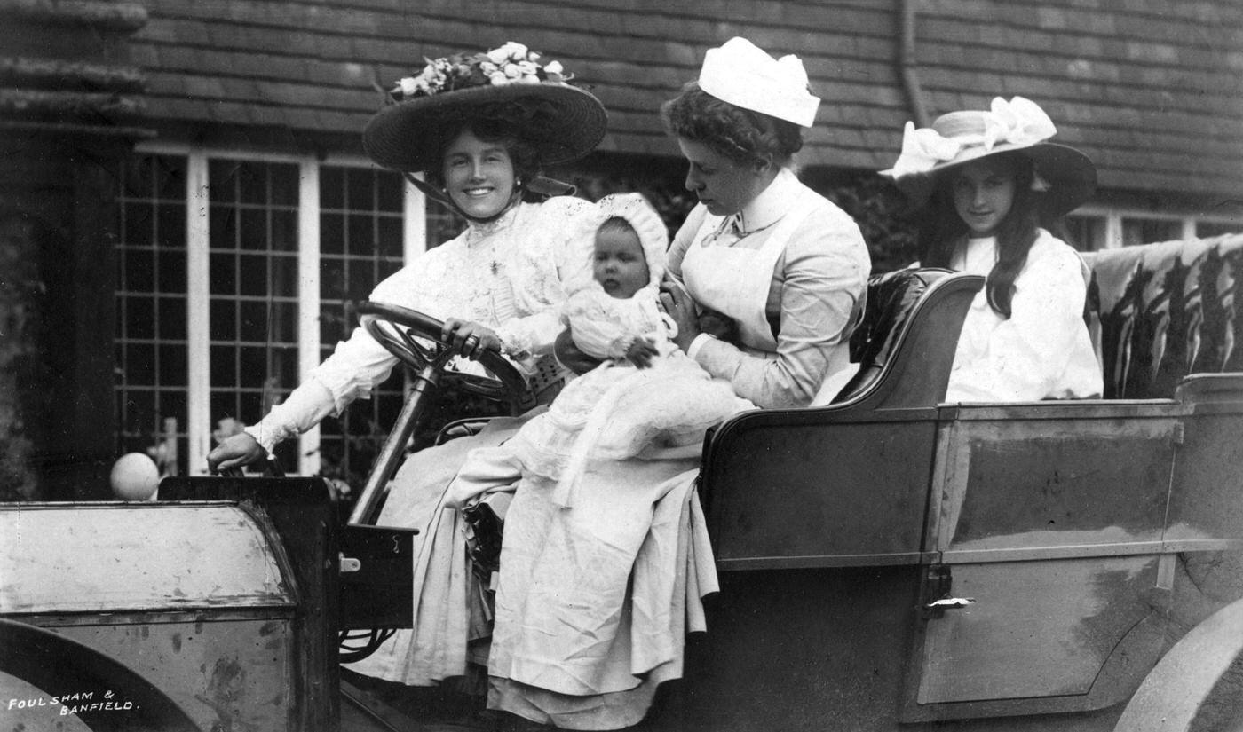 Ellaline Terriss, a British actress, poses with her daughter and baby in 1906