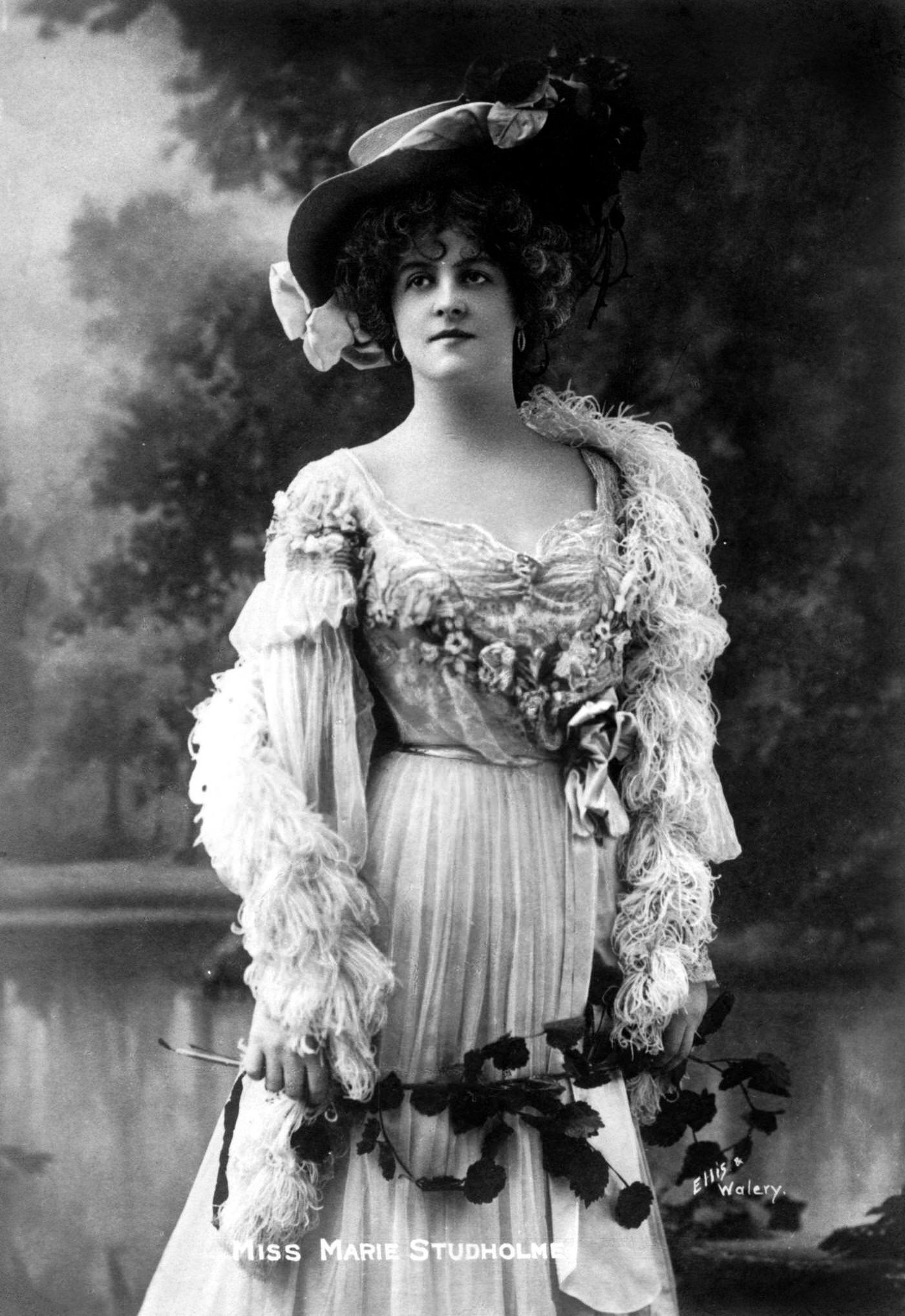 Marie Studholme looks stunning in this portrait from the early 1900s