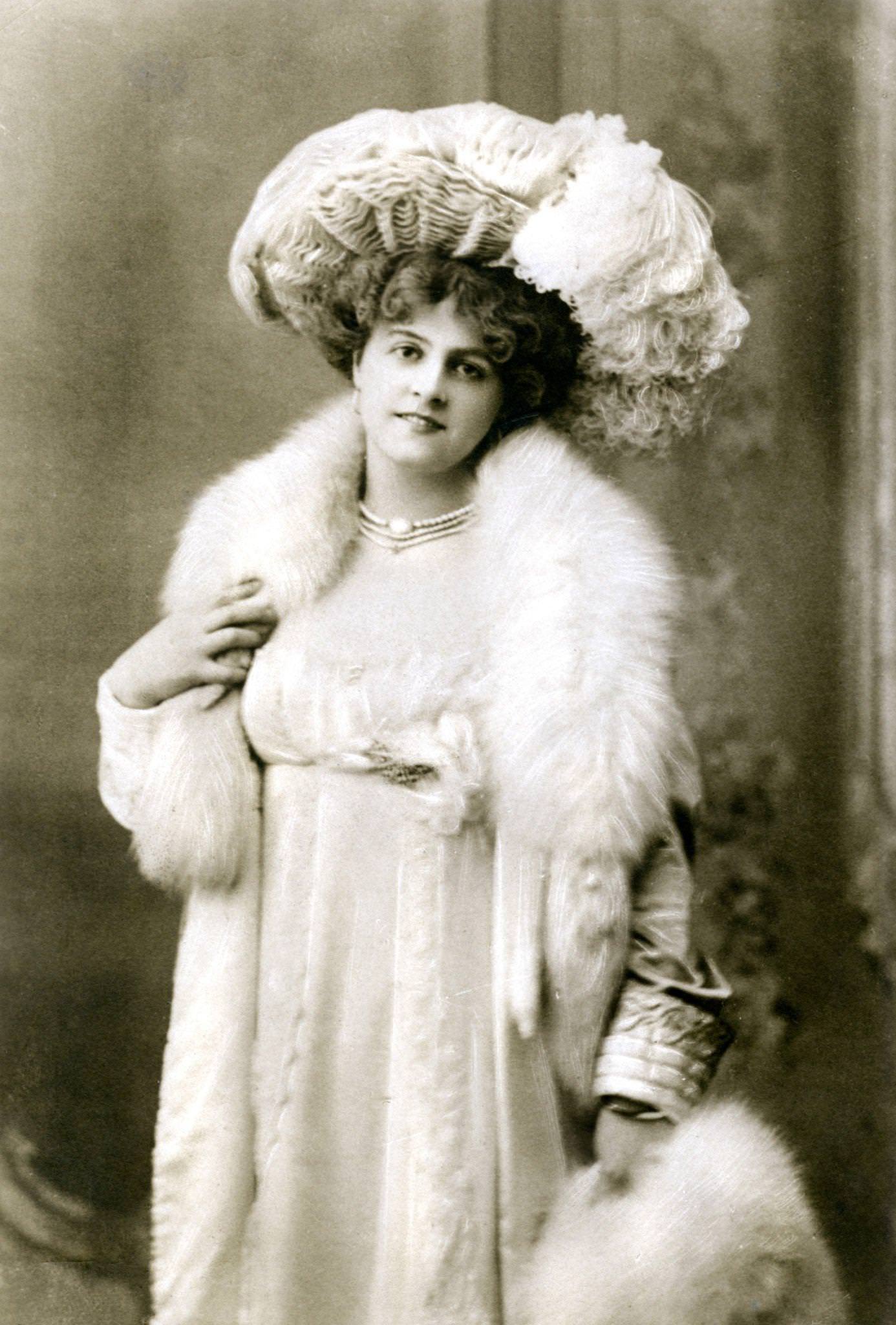 Marie Studholme exudes grace and style in her chic hat