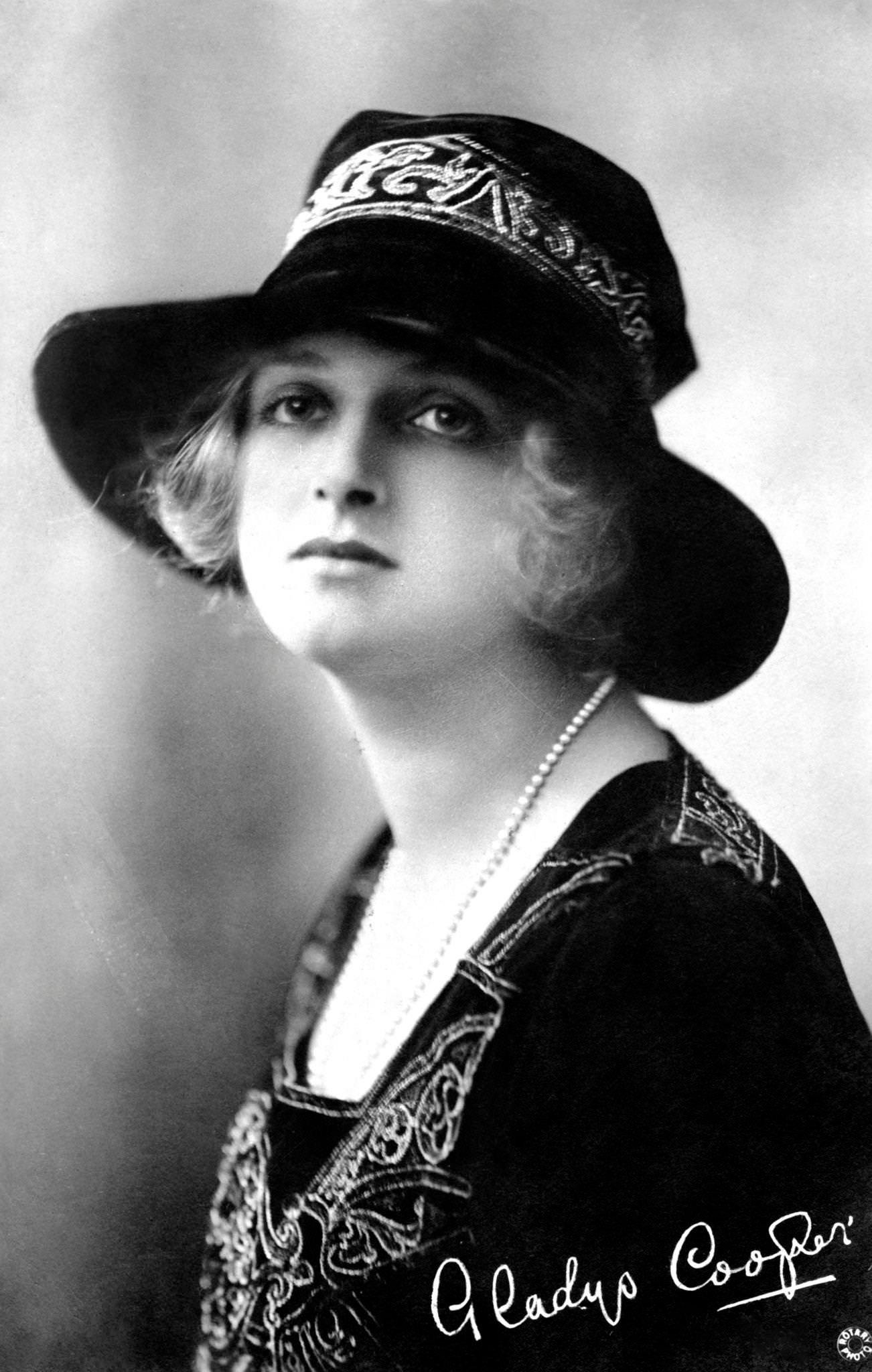 Gladys Cooper poses for a portrait in the early 1900s