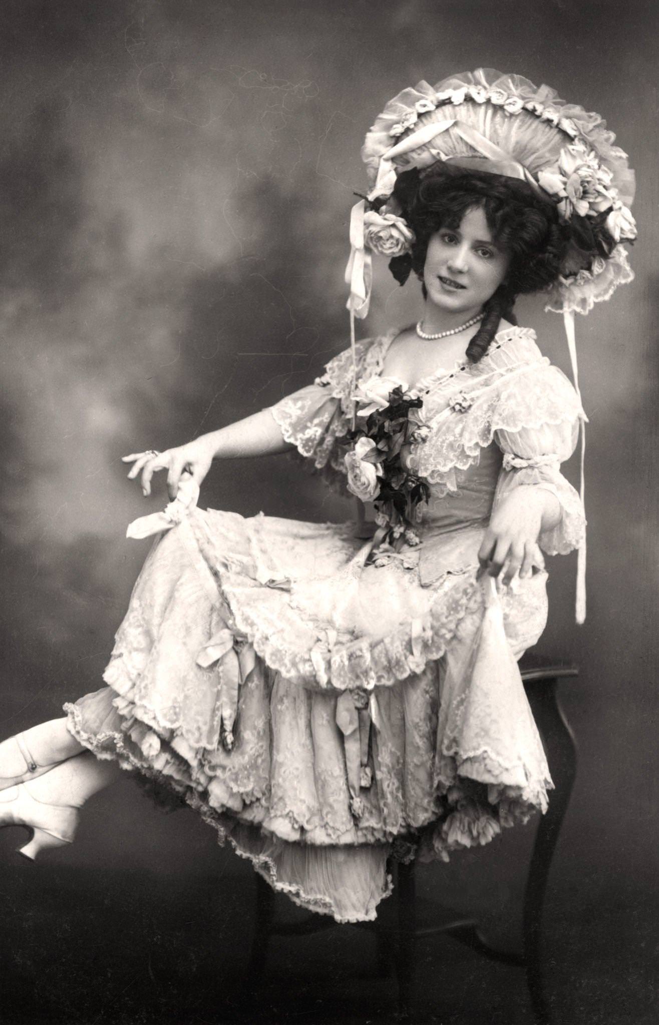Gabrielle Ray poses for a portrait in the early 1900s
