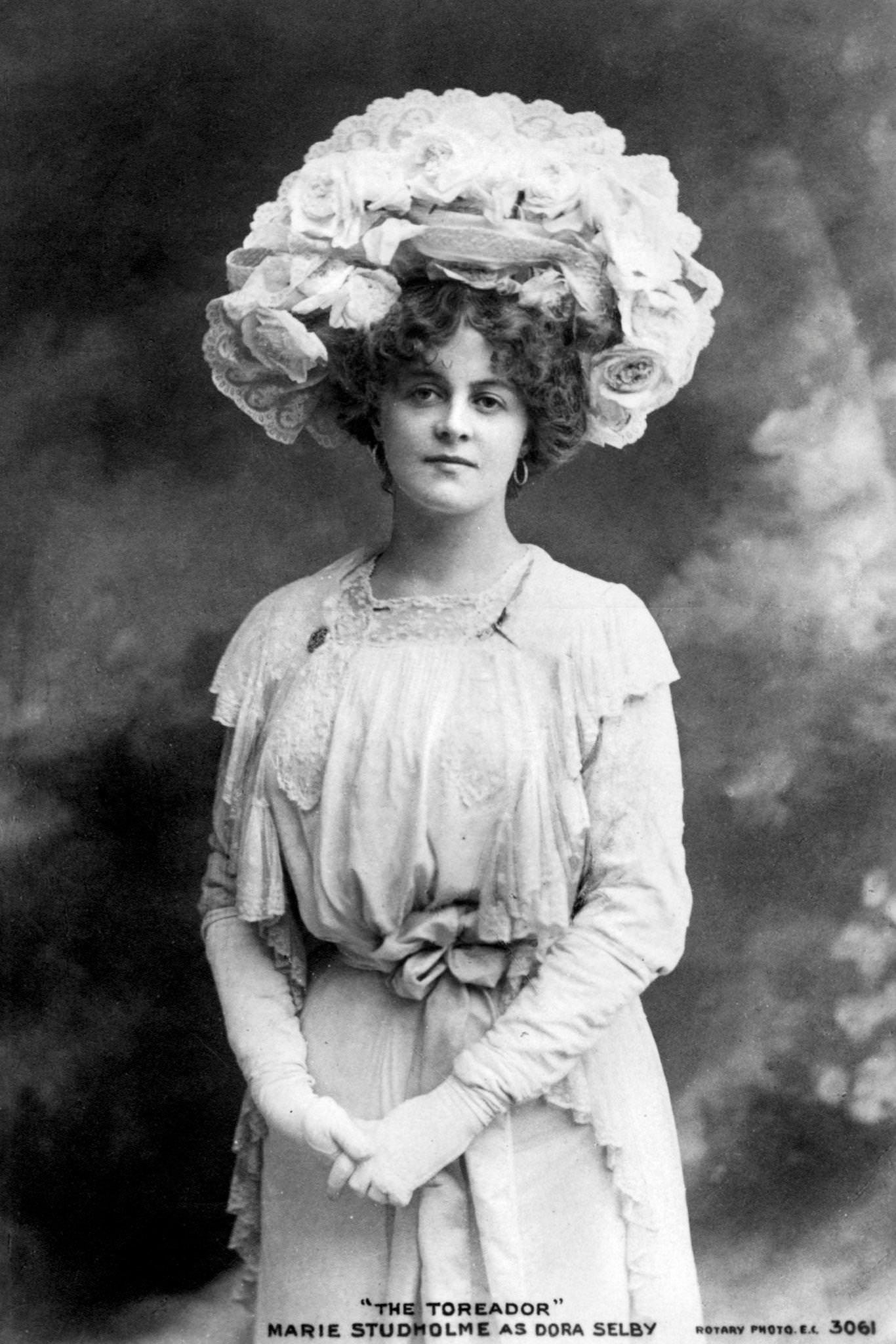 Marie Studholme looks stunning in this portrait from 1905