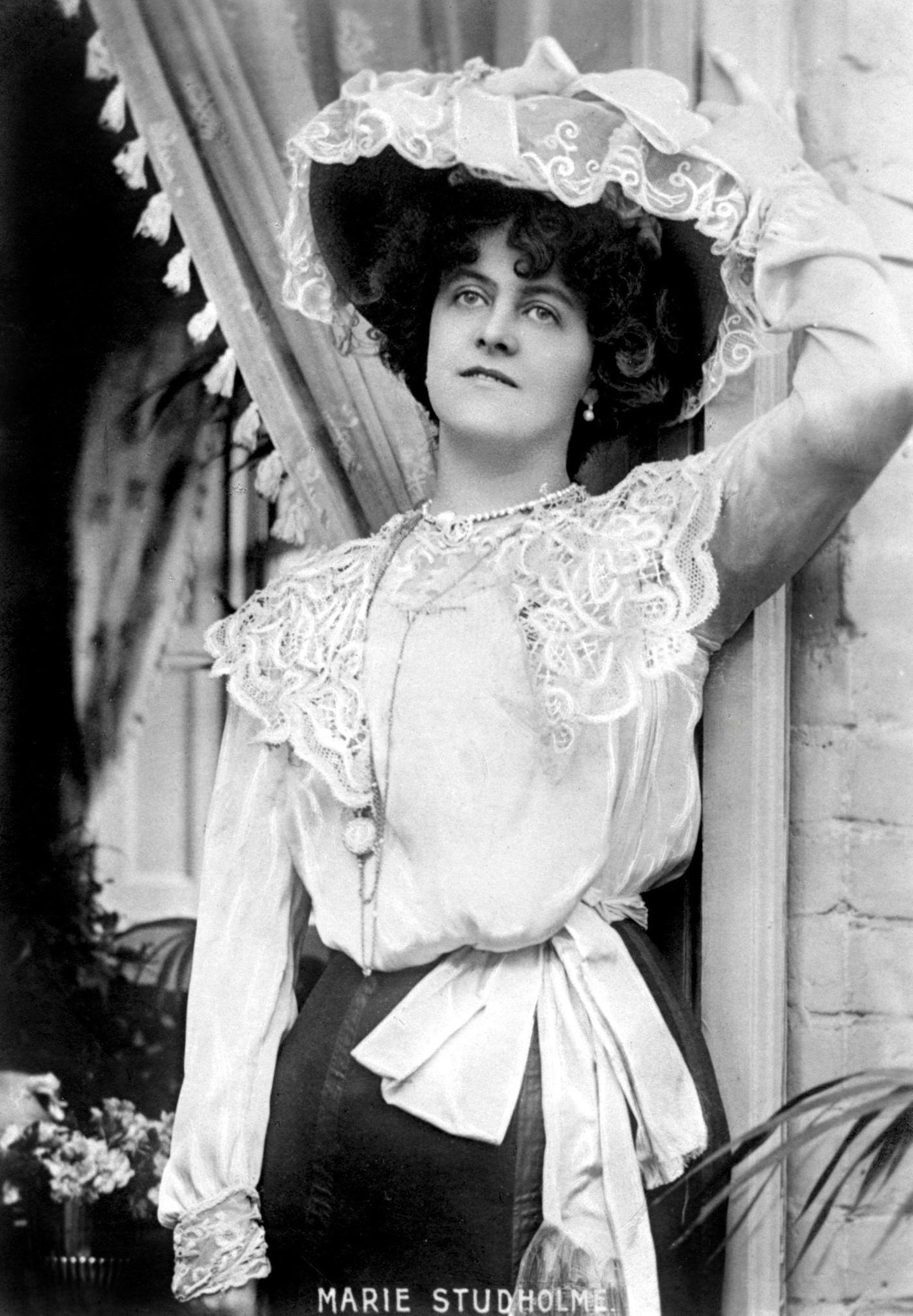 Marie Studholme poses elegantly for a portrait in the early 1900s