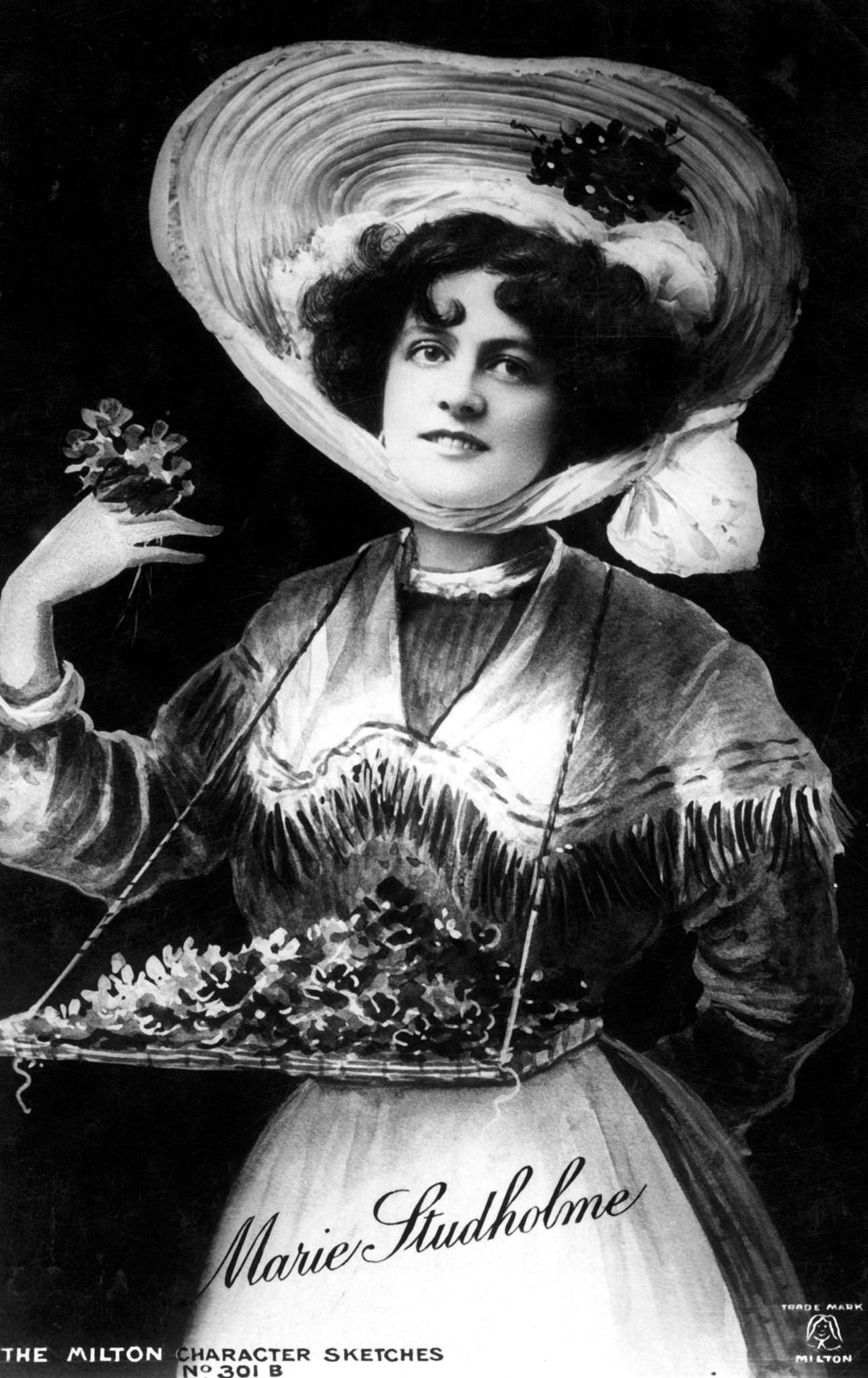 Marie Studholme poses elegantly for a portrait in the early 1900s