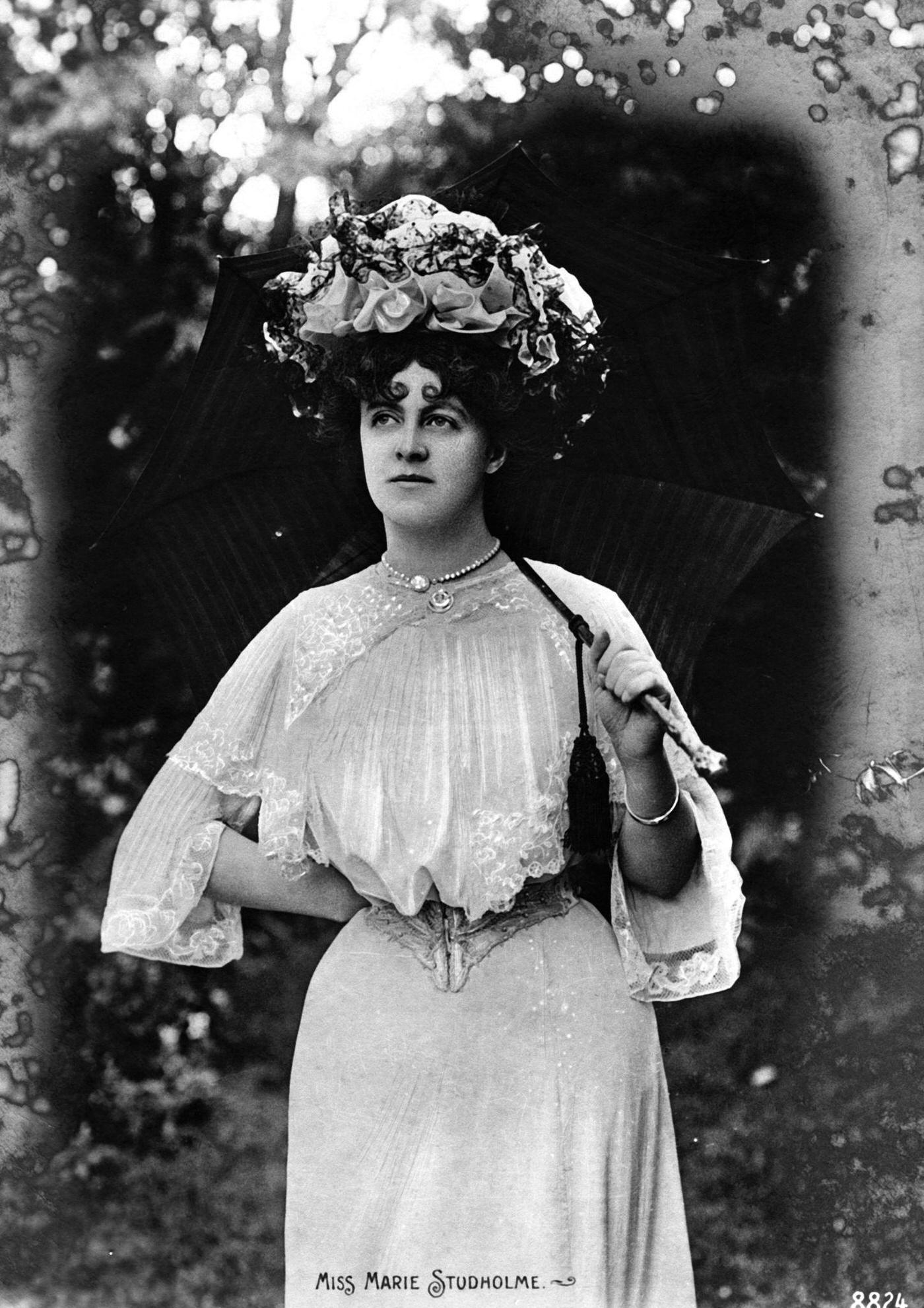 Marie Studholme looks stunning in this portrait from 1907