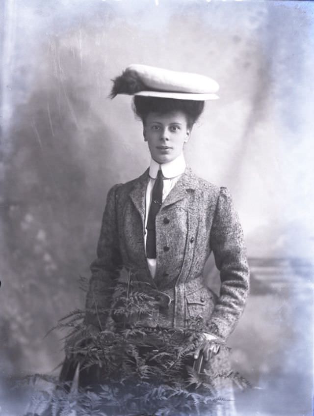 Miss Bridges poses for a portrait on December 8, 1906