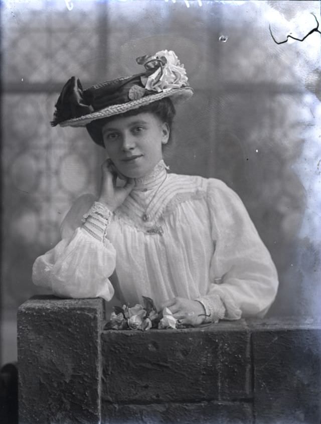 Mrs Orton poses for a portrait on November 28, 1906